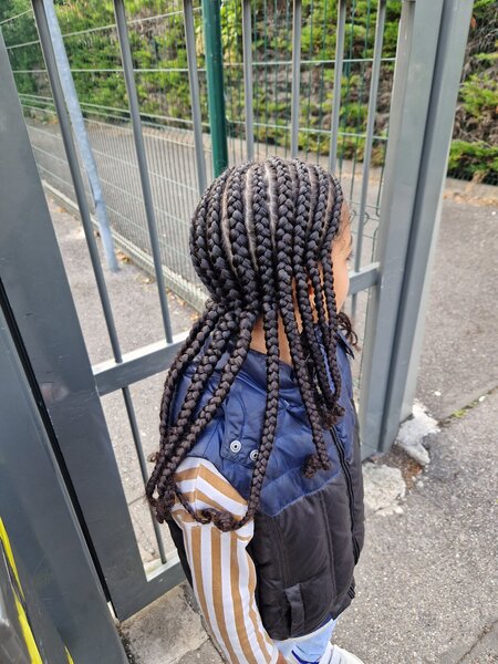 Nattes collées enfant avec motif coeur