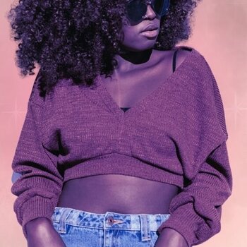 Cheveux crépus, tresses, mini twists : Comment réussir l'accord parfait avec un style streetwear ?