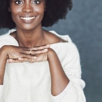 AÏSSA MAÏGA EN 5 COIFFURES
